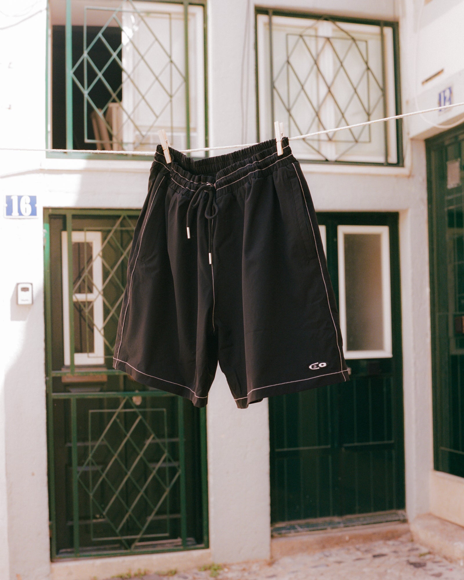 Domino Shorts (Black)